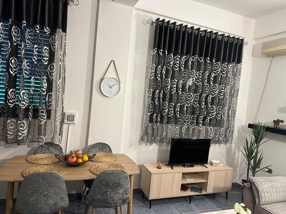 Apartment Near The Centre Of Tirana Bagian luar foto