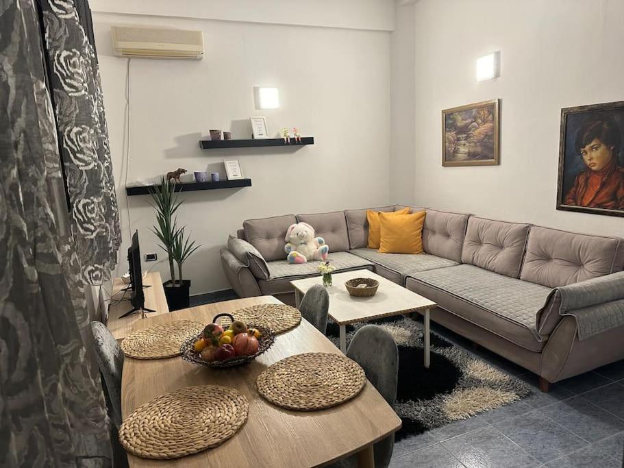 Apartment Near The Centre Of Tirana Bagian luar foto